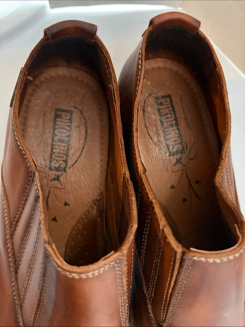 PIKOLINOS smooth tan